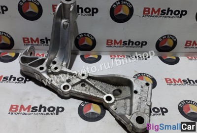 Кронштейн правого рычага Volkswagen Golf Plus