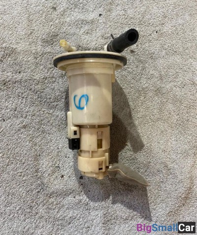 Насос топливный Toyota Passo 1KR - купить Челябинске