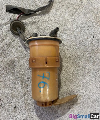 Насос топливный Toyota Platz 2000 - купить Челябинске