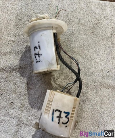 Насос топливный Toyota auris - купить Челябинске