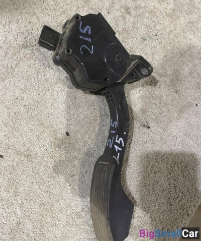 Педаль газа Toyota Corolla 150 - купить Челябинске