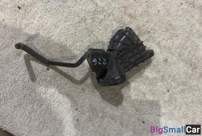 Педаль газа Lexus GS