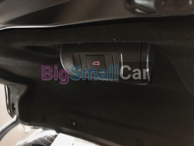 Автоматический доводчик багажника на Toyota Prius C - купить Челябинске